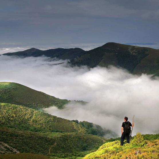 Vistas desde la Sierra de Cameros entre las nubes